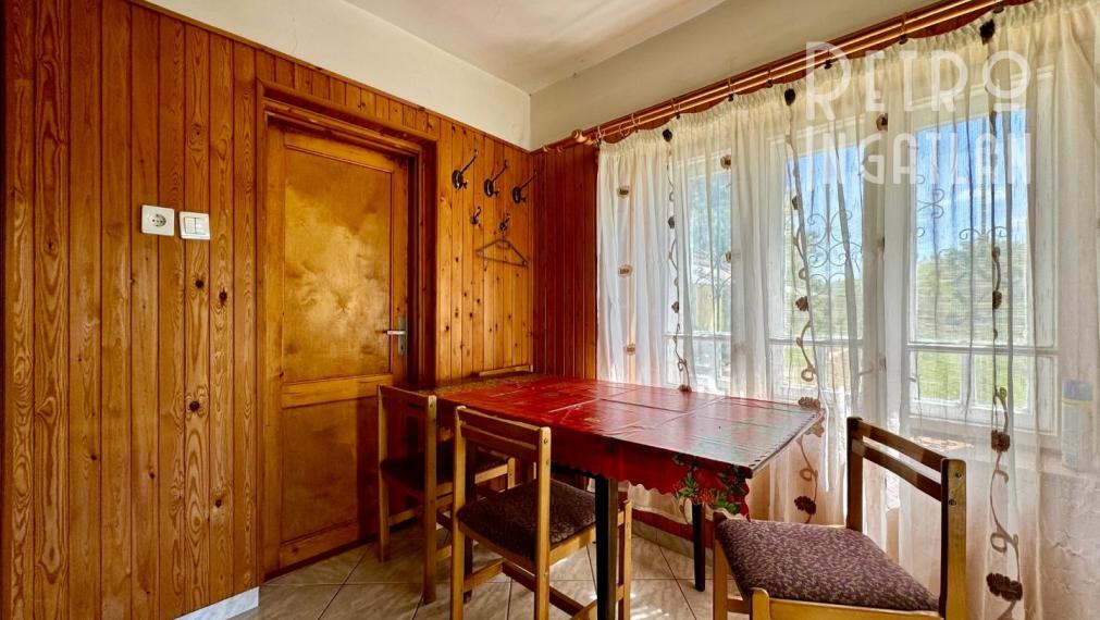 MAĎARSKO - TERESZTENYE  2 IZBOVÝ  RODINNÝ DOM S LETNOU KUCHYŇOU NA POZEMKU 2552 M2