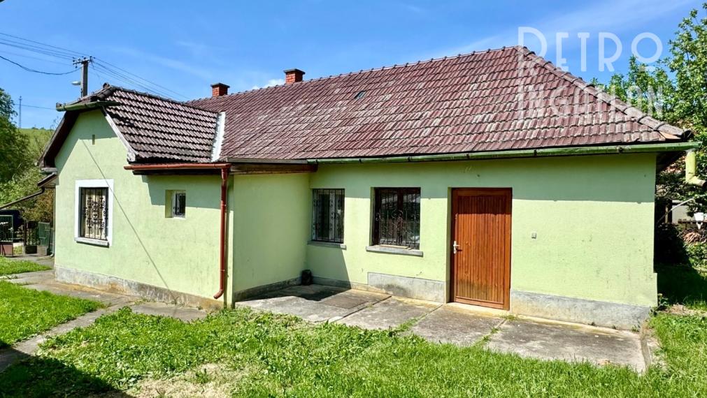 MAĎARSKO - TERESZTENYE  2 IZBOVÝ  RODINNÝ DOM S LETNOU KUCHYŇOU NA POZEMKU 2552 M2