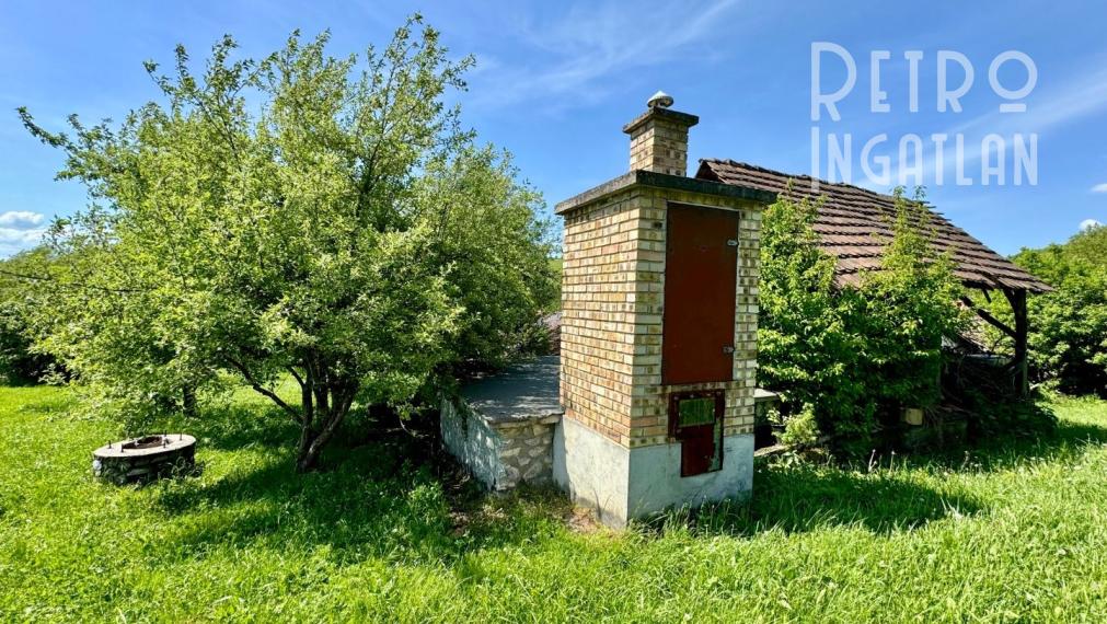 MAĎARSKO - TERESZTENYE  2 IZBOVÝ  RODINNÝ DOM S LETNOU KUCHYŇOU NA POZEMKU 2552 M2