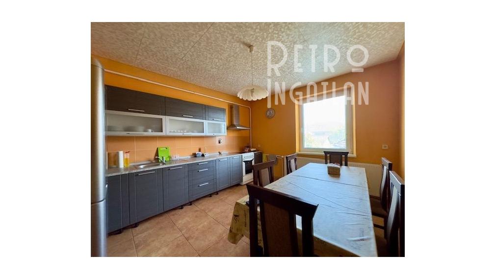 MAĎARSKO - PERKUPA 5 IZBOVÝ POSCHODOVÝ DOM PO REKONŠTRUKCII.