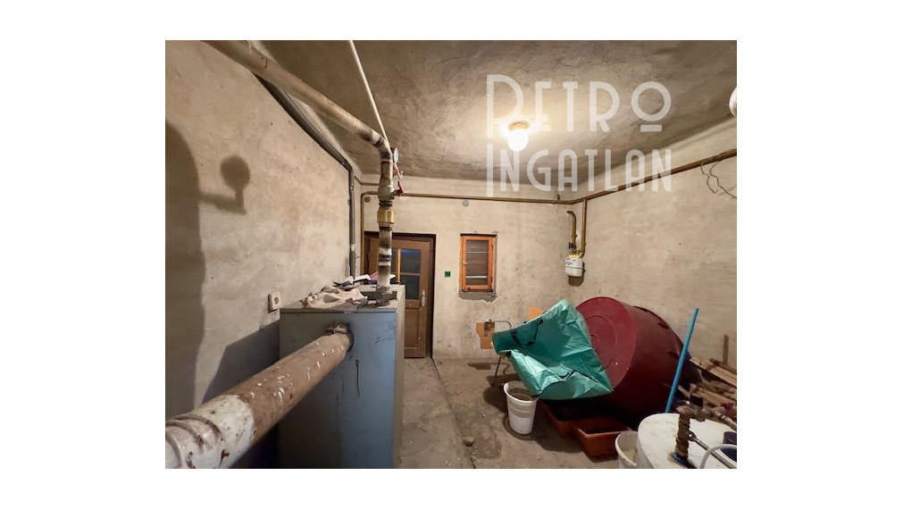 MAĎARSKO - PERKUPA 5 IZBOVÝ POSCHODOVÝ DOM PO REKONŠTRUKCII.