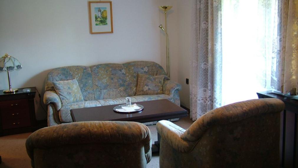 MAĎARSKO - GONC 13 IZBOVÝ OBYTNÝ OBJEKT NA BÝVANIE, PODNIKANIE