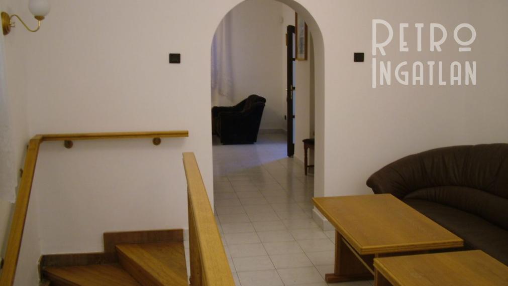 MAĎARSKO - GONC 13 IZBOVÝ OBYTNÝ OBJEKT NA BÝVANIE, PODNIKANIE