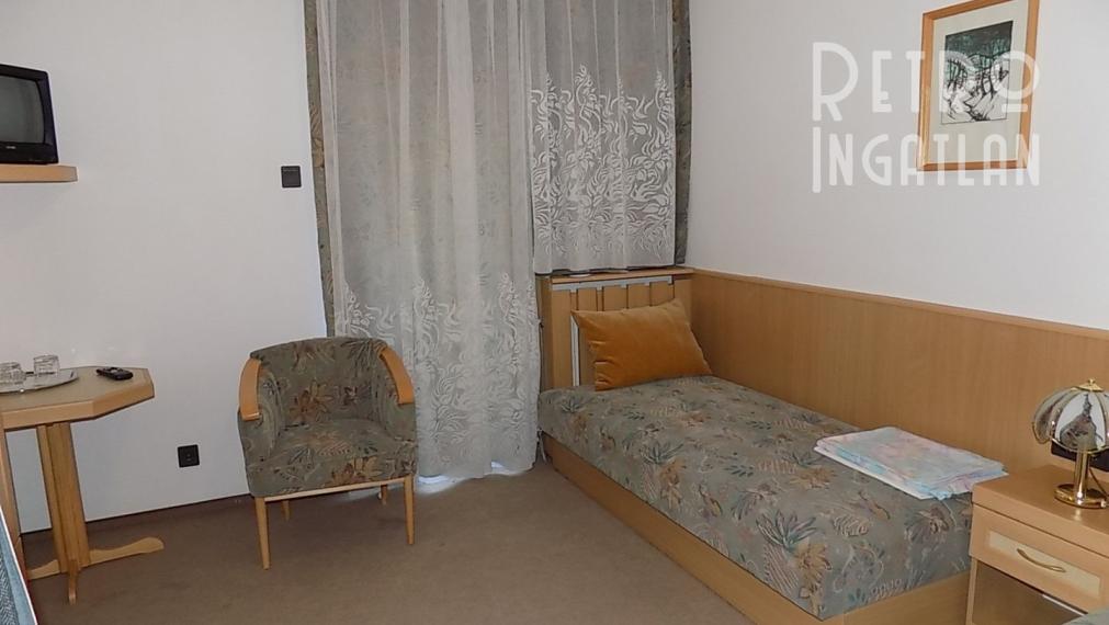 MAĎARSKO - GONC 13 IZBOVÝ OBYTNÝ OBJEKT NA BÝVANIE, PODNIKANIE