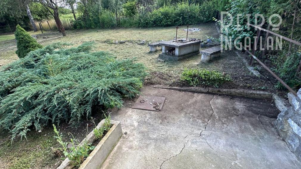 NOVÁ CENA - MAĎARSKO - JAZERO RAKACA - MUROVANÁ CHATA - PRI JAZERE S TERASOU.