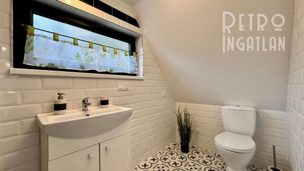 MAĎARSKO - JAZERO RAKACA - KOMPLETNE ZARIADENÁ MUROVANÁ POSCHODOVÁ CHATA PRI JAZERE S TERASOU.