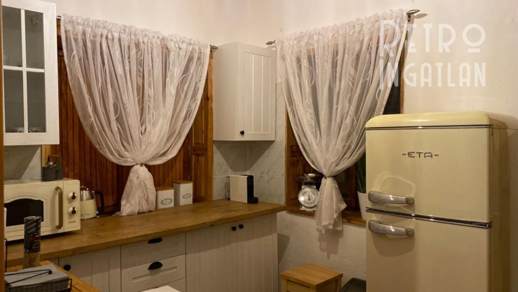 SZALONNA KOMPLETNE ZARIADENÁ 4 IZBOVÁ CHATA PRI JAZERE RAKACA.