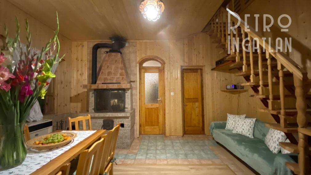 SZALONNA KOMPLETNE ZARIADENÁ 4 IZBOVÁ CHATA PRI JAZERE RAKACA.