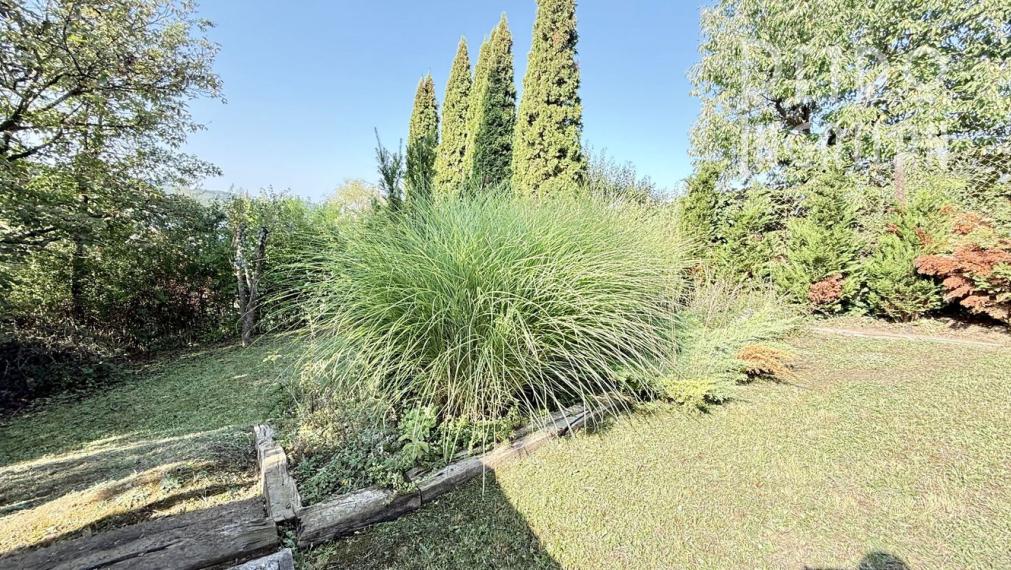 MAĎARSKO - JAZERO RAKACA - 4 IZBOVÁ CHATA, TERASA, VÍRIVKA.