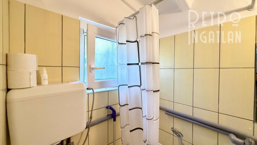 MAĎARSKO - JAZERO RAKACA - 4 IZBOVÁ CHATA, TERASA, VÍRIVKA.