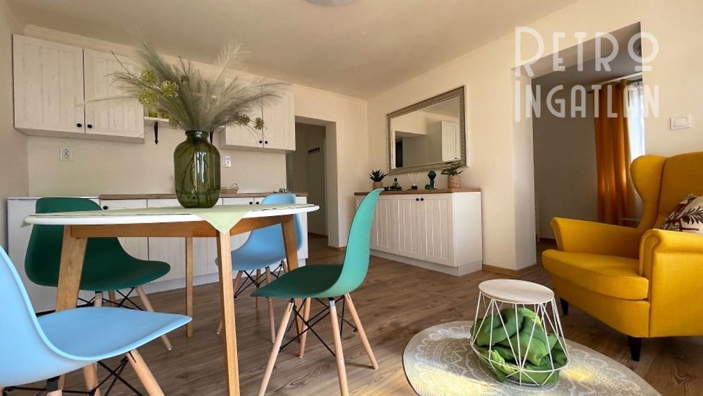 MAĎARSKO - JAZERO RAKACA - SUPER 3 IZBOVÁ CHATA PRI JAZERE S TERASOU.