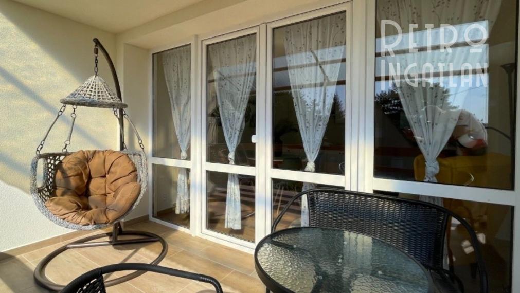 MAĎARSKO - JAZERO RAKACA - SUPER 3 IZBOVÁ CHATA PRI JAZERE S TERASOU.