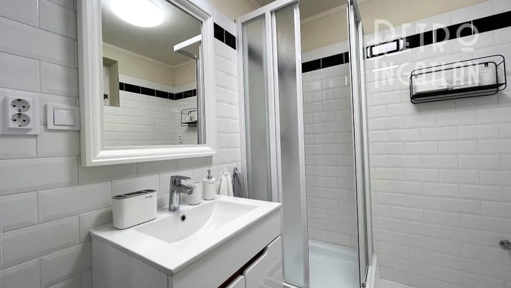 MAĎARSKO - JAZERO RAKACA - SUPER 3 IZBOVÁ CHATA PRI JAZERE S TERASOU.