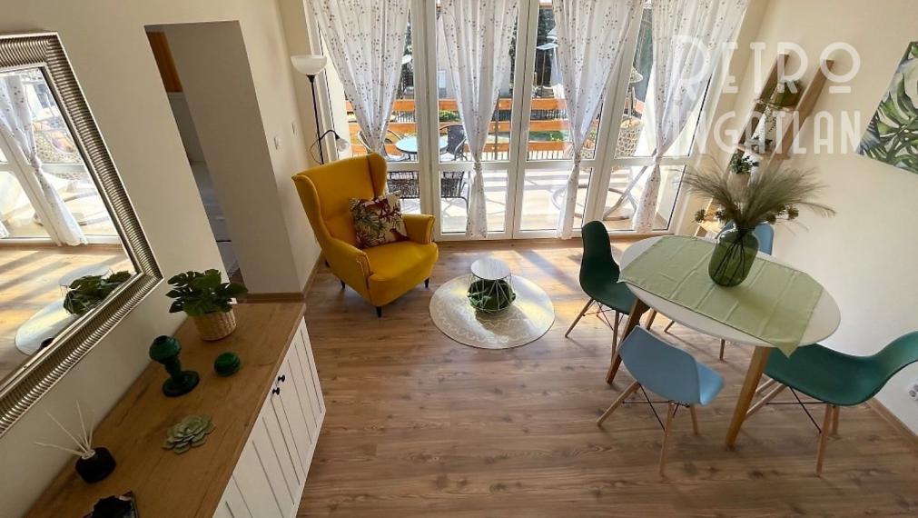 MAĎARSKO - JAZERO RAKACA - SUPER 3 IZBOVÁ CHATA PRI JAZERE S TERASOU.