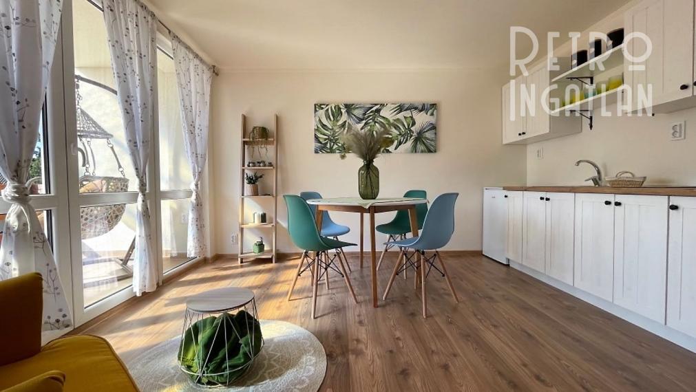 MAĎARSKO - JAZERO RAKACA - SUPER 3 IZBOVÁ CHATA PRI JAZERE S TERASOU.