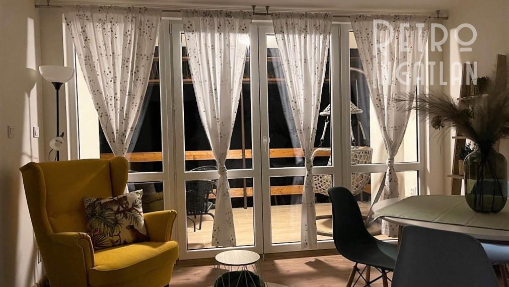 MAĎARSKO - JAZERO RAKACA - SUPER 3 IZBOVÁ CHATA PRI JAZERE S TERASOU.