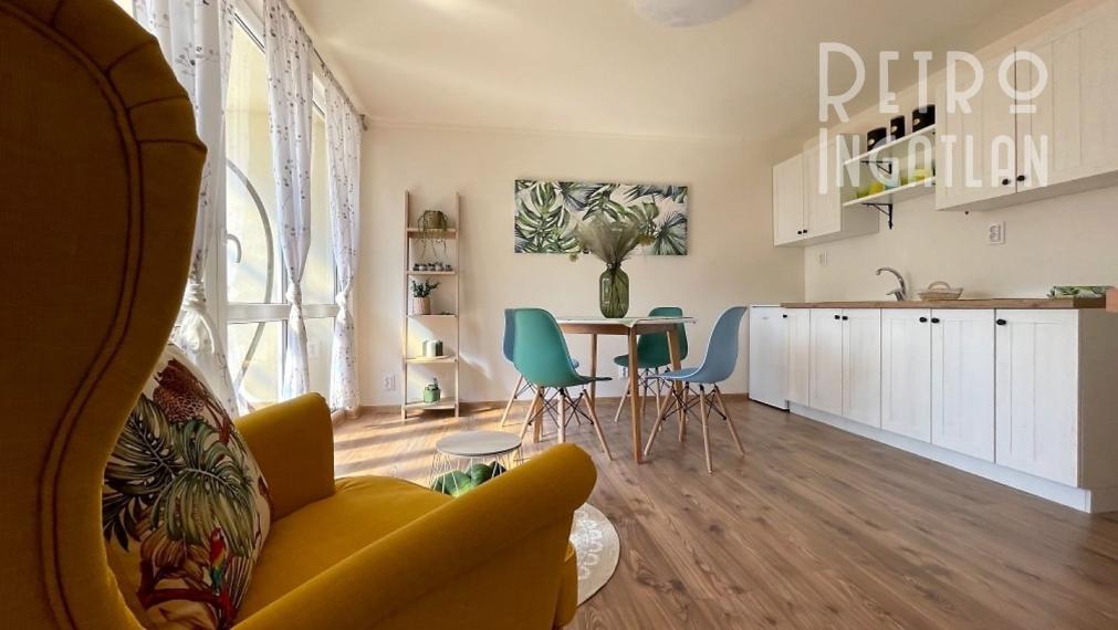 MAĎARSKO - JAZERO RAKACA - SUPER 3 IZBOVÁ CHATA PRI JAZERE S TERASOU.