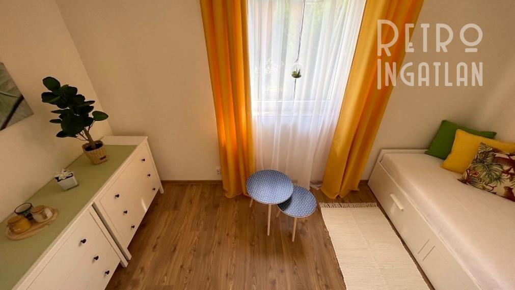 MAĎARSKO - JAZERO RAKACA - SUPER 3 IZBOVÁ CHATA PRI JAZERE S TERASOU.