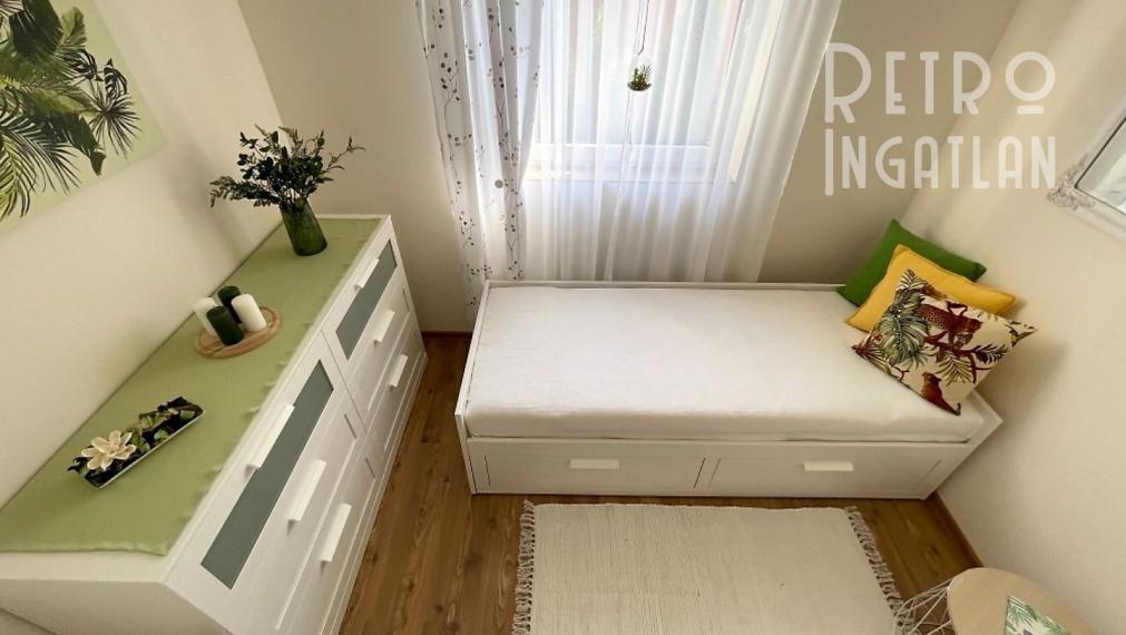 MAĎARSKO - JAZERO RAKACA - SUPER 3 IZBOVÁ CHATA PRI JAZERE S TERASOU.