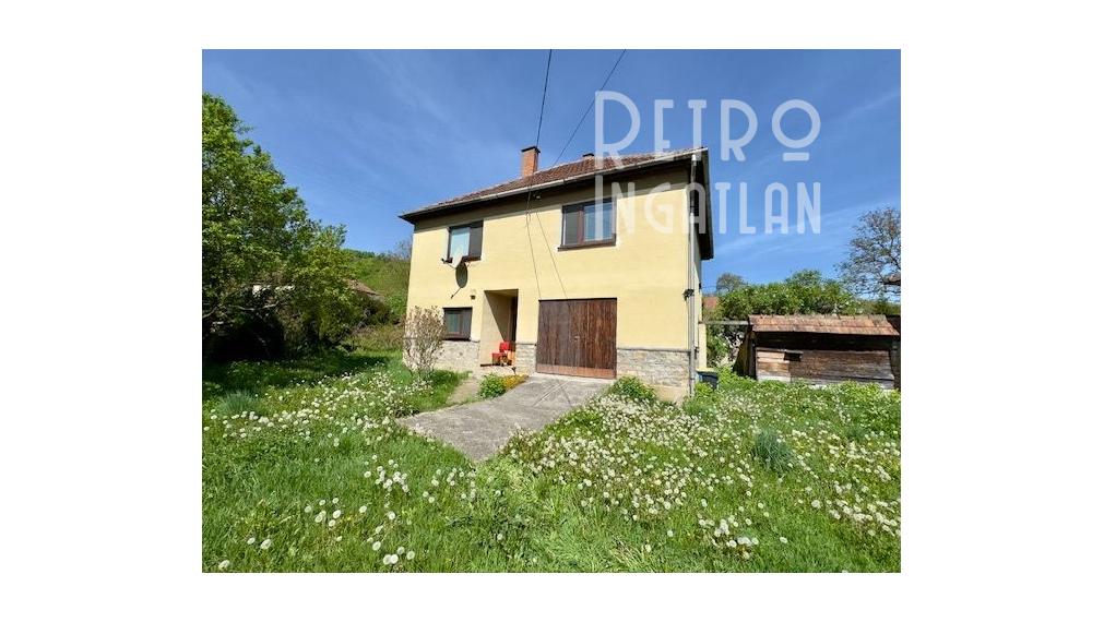 MAĎARSKO - PERKUPA 5 IZBOVÝ POSCHODOVÝ DOM PO REKONŠTRUKCII.