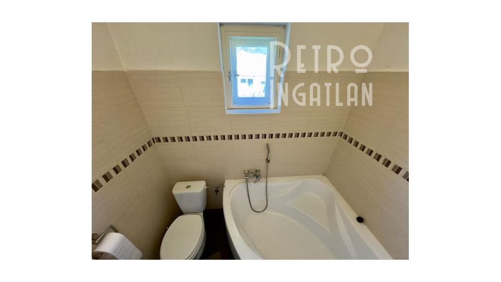 MAĎARSKO - PERKUPA 5 IZBOVÝ POSCHODOVÝ DOM PO REKONŠTRUKCII.