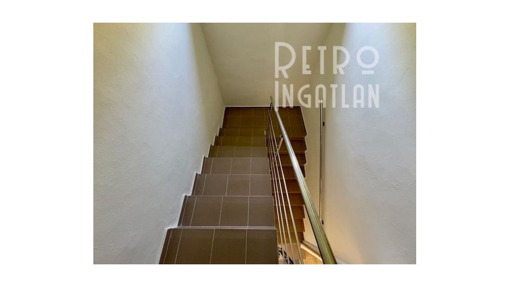 MAĎARSKO - PERKUPA 5 IZBOVÝ POSCHODOVÝ DOM PO REKONŠTRUKCII.