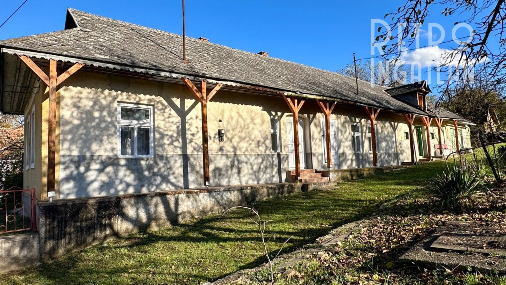 MAĎARSKO - TORNASZENTANDRÁS - PEKNÝ 3 IZBOVÝ DOM, LETNÁ KUCHYŇA.