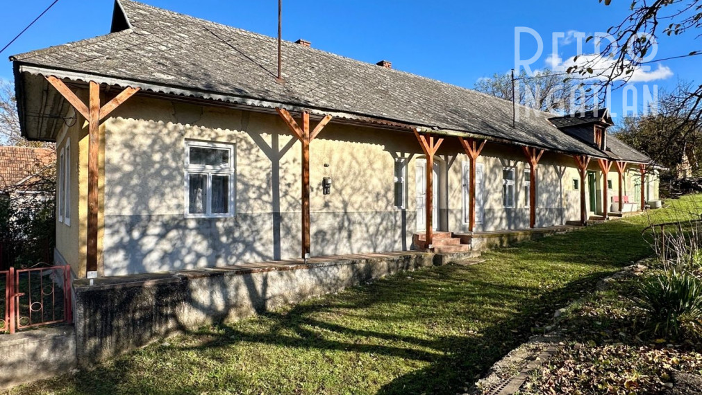 MAĎARSKO - TORNASZENTANDRÁS - PEKNÝ 3 IZBOVÝ DOM, LETNÁ KUCHYŇA.