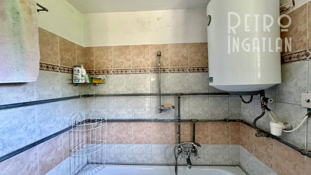 MAĎARSKO - TERESZTENYE  2 IZBOVÝ  RODINNÝ DOM S LETNOU KUCHYŇOU NA POZEMKU 2552 M2