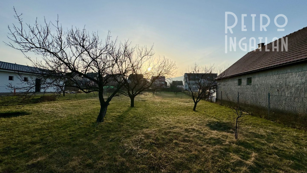 MAĎARSKO - GONC STAVEBNÝ POZEMOK 852 M2, IS NA HRANICI POZEMKU.