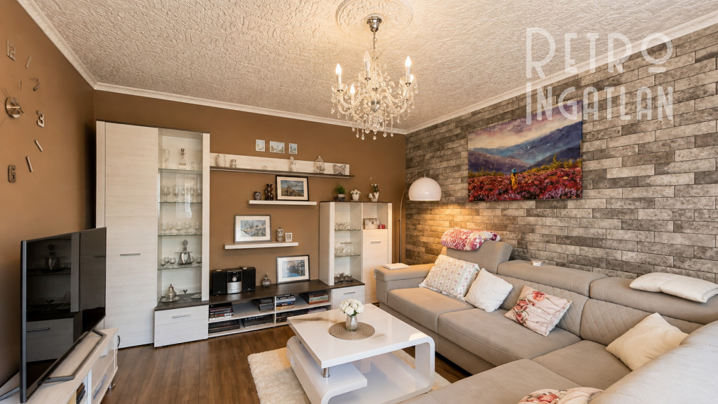 MAĎARSKO - SZUHOGY  4 IZBOVÝ RD 110 M2, POZEMOK 1410 M2