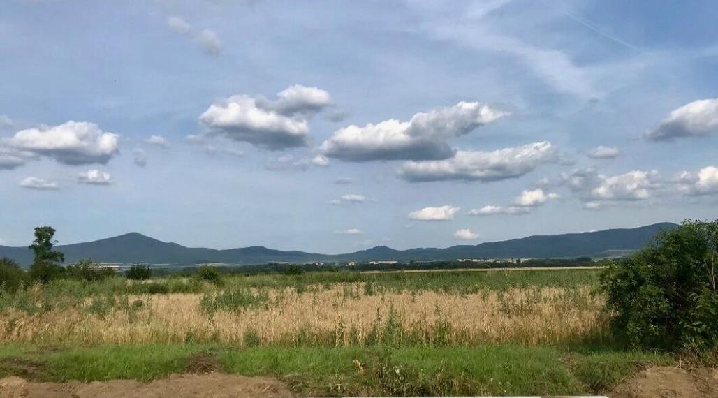 MAĎARSKO - NOVAJIDRANY STAVEBNÝ POZEMOK  1.000 M2, VŠETKY IS.