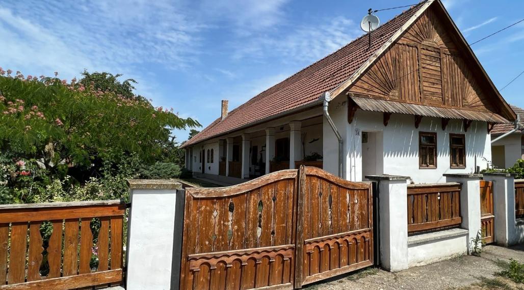 MAĎARSKO - BORSODIVÁNKA KRÁSNÝ SEDLIACKÝ DOM PO KOMPLETNEJ REKONŠTRUKCII.