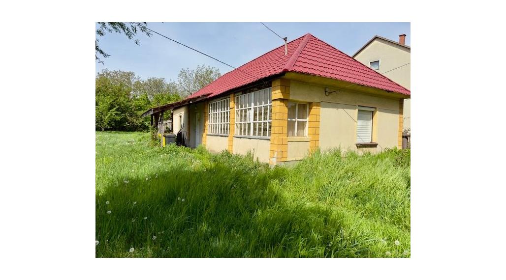 SUPER CENA - MAĎARSKO - MÉRA - 2 IZBOVÝ RODINNÝ DOM PÔVODNÝ STAV.