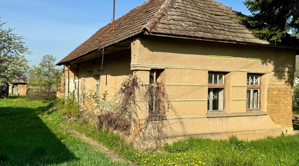 MAĎARSKO - HIDVEGARDÓ 2 IZBOVÝ DOM, STUDŇA, PEKNÝ POZEMOK.