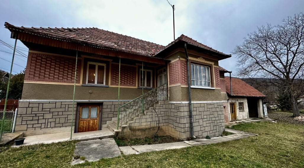 MAĎARSKO - TOP LOKALITA SZOGLIGET PEKNÝ RODINNÝ DOM