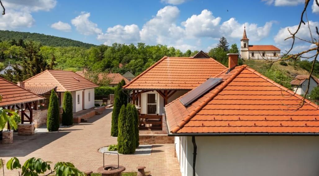 MAĎARSKO - MESZES TOP PENZIÓN BLÍZKO JAZERA, VÝBORNÁ INVESTÍCIA.