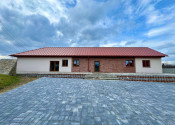 MAĎARSKO - HIDASNÉMETI - NOVOSTAVBA 4 IZBOVÝ RD 161 M2, TERASA 105 M2, PIVNICA, POZEMOK 1039 M2. - fotografia 1