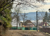 MAĎARSKO - JAZERO RAKACA  STAVEBNÝ POZEMOK 227 M2 - IS NA HRANICI POZEMKU. - fotografia 1