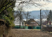 MAĎARSKO - JAZERO RAKACA  STAVEBNÝ POZEMOK 227 M2 - IS NA HRANICI POZEMKU. - fotografia 5
