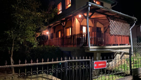 SZALONNA KOMPLETNE ZARIADENÁ 4 IZBOVÁ CHATA PRI JAZERE RAKACA. - fotografia 6