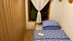 SZALONNA KOMPLETNE ZARIADENÁ 4 IZBOVÁ CHATA PRI JAZERE RAKACA. - fotografia 8