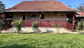 MAĎARSKO - SZENDRO  4 IZBOVÝ RODINNÝ DOM NA KĽUDNOM MIESTE - fotografia 11