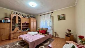 MAĎARSKO - SZENDRO  4 IZBOVÝ RODINNÝ DOM NA KĽUDNOM MIESTE - fotografia 13