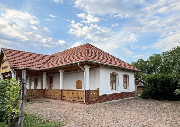 REZERVOVANÉ - MAĎARSKO - GONC TOP PENZIÓN BLÍZKO SLOVENSKÝCH HRANÍC, VÝBORNÁ INVESTÍCIA.