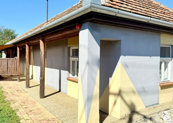 MAĎARSKO - MÉRA PEKNÝ GAZDOVSKÝ RD PO REKONŠTRUKCII.