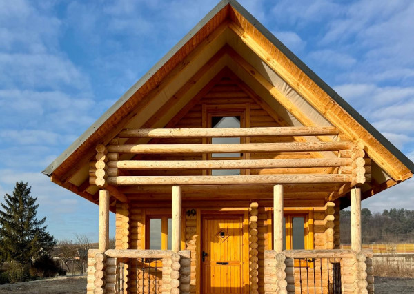 NOVÁ CENA - MAĎARSKO - NOVAJIDRÁNY POSCHODOVÁ ZRUBOVÁ CHATA - NOVOSTAVBA.