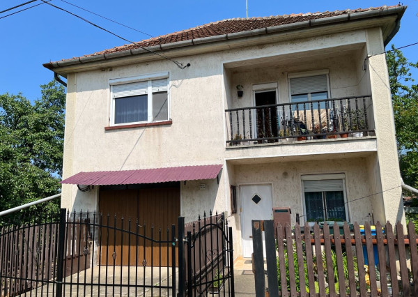 MAĎARSKO - SZENDRO 3 IZBOVÝ RD VO VEĽMI DOBROM STAVE LEN 70KM OD KOŠÍC.