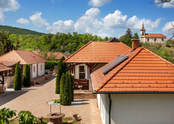 MAĎARSKO - MESZES TOP PENZIÓN BLÍZKO JAZERA, VÝBORNÁ INVESTÍCIA.