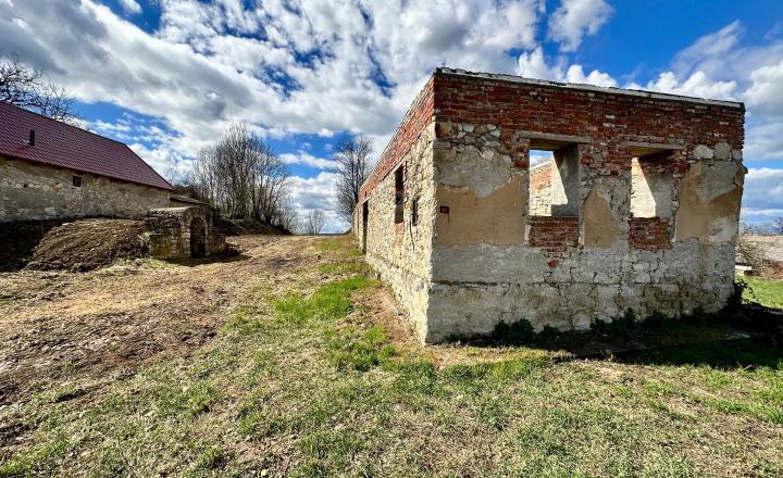 MAĎARSKO - ABAUJVÁR STAVEBNÝ POZEMOK, ZÁKLADY DOMU A MÚRY 1.700 M2, VŠETKY IS. - fotografia 9